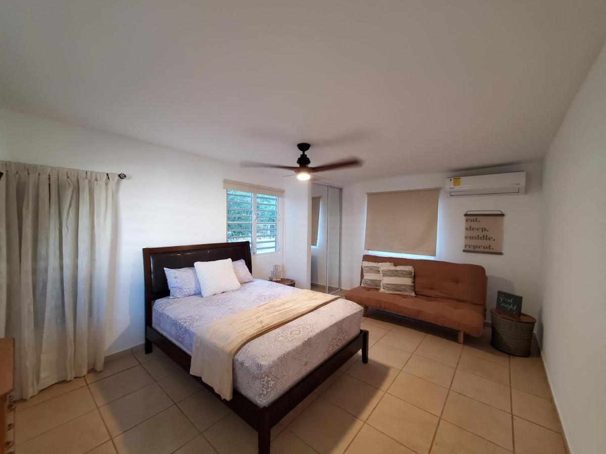 Aguadilla Waves Apt Free Parking & Wifi 8 Minute Walk From Crashboat Beach Exteriör bild